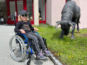 Read more about the article Wenn das eigene Kind plötzlich im Rollstuhl sitzt… 😱